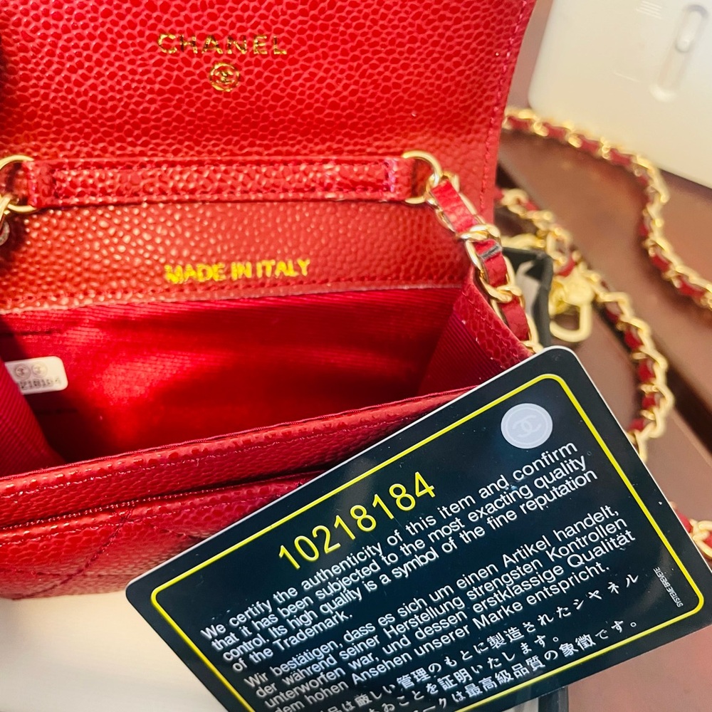 🥰♥️ Chanel Red Blue White Yellow Pink Mini Quilted Bag with Gold Chain - Picture 2 of 6